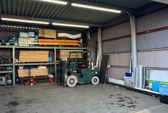 フォークリフト