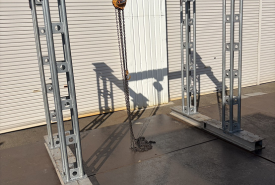 四角支柱門型リフター